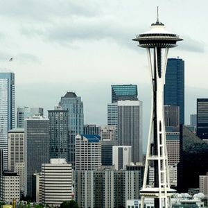 Meet your Poshers, Clara and Clair